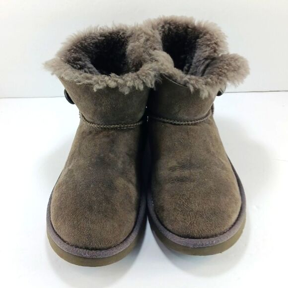 UGG Mini Bailey Button II Sheepskin Boots Booties in Grey. Woman's 5 - Picture 8 of 15